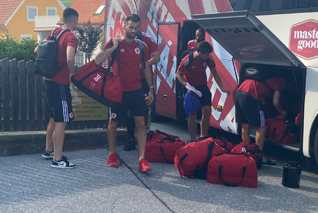 Megérkezés az edzőtáborba