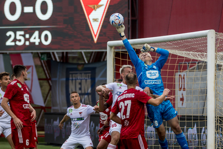 Így látta a bemutatkozó meccsét a kapus