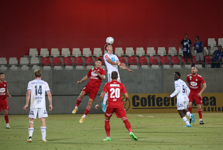 Nem érheti szó a ház elejét