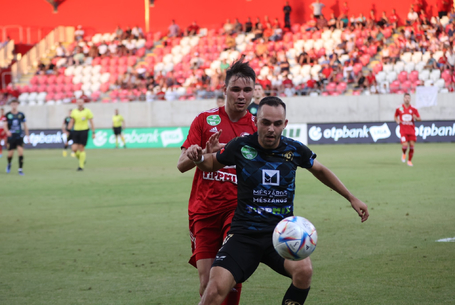 Korai hátrány, kései egyenlítés