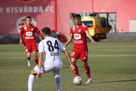 A jegenyefák sem nőnek az égig