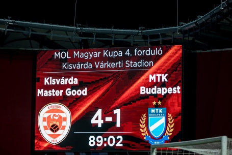 Egyet a harmincegyből