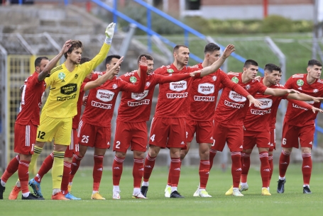 Kupameccs két idegenbeli bajnoki között