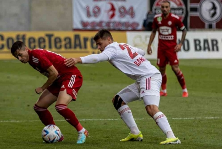 Koncentrálni elöl is, hátul is