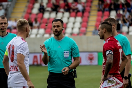 Ahogy az első fordulóban