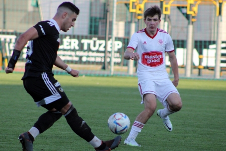 A listavezető a vendég