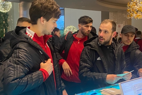 Megérkezés, becsekkolás