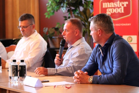 Csütörtökön szurkolói ankét