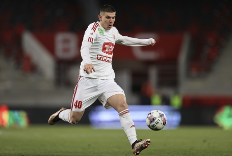 Itt a gólszerző, ott a jobbhátvéd