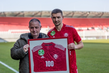 Átlépte a százas határt