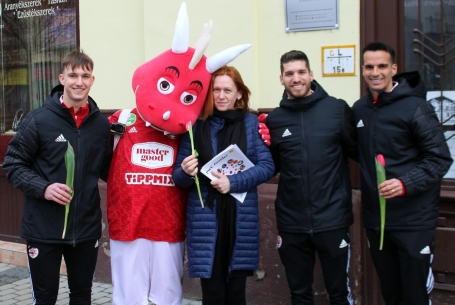 Nem feledkeztünk meg a hölgyekről