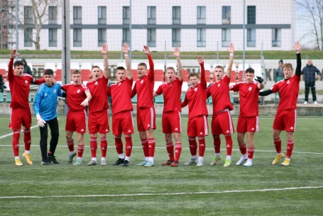 Egy győzelem jutott csapatainknak a hétvégén
