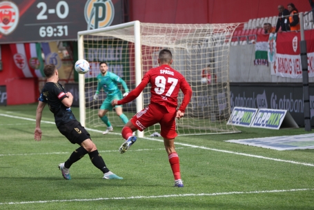 Döntetlen a Puskás ellen