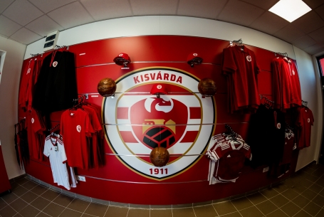 Jegyek és ajándékbolt a stadionban