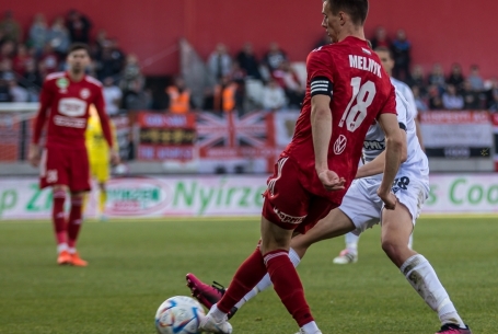 Száz végigjátszott bajnoki