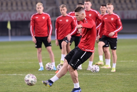 Félidei játék kapitányként