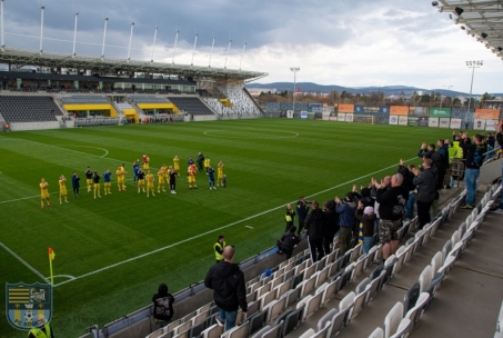 Nyilvános és ingyenes