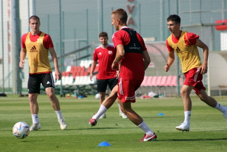 Elutazás előtt edzőmeccs