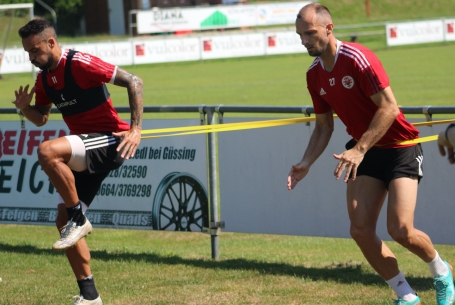 Szalagok nehezítették az ellenállást