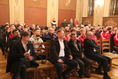 Rajt előtti szurkolói ankét