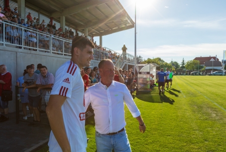 Gólzáporos stadionavató