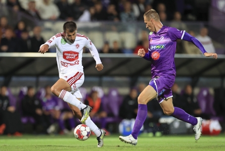 Egy lövés ért célba