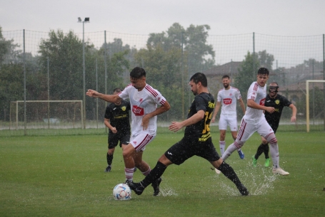 Félbeszakadt a megyei rangadó!