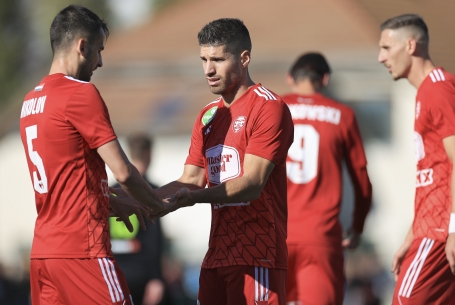 Féltucat gól a pálya szintjéről