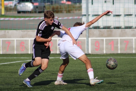 Két hazai meccs és három megyei rangadó