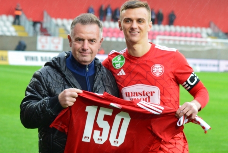 Túl a százötvenedik meccsen