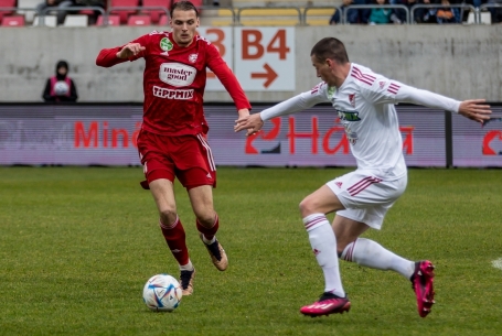 Kora délutántól késő estig