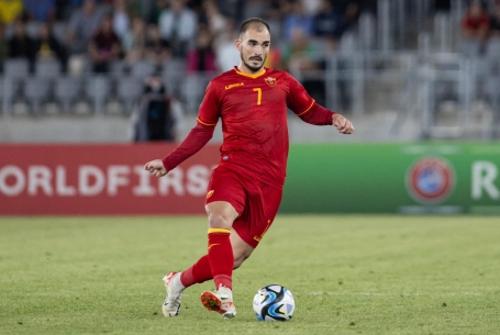 Kezdőként, gólpasszal