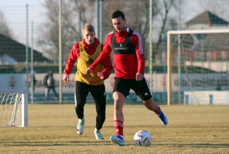 Edzés újra hazai környezetben