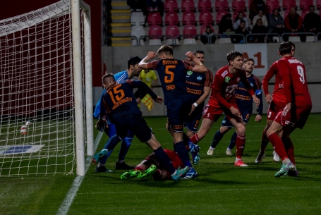 Ismét ötgólos meccsen – tovább!