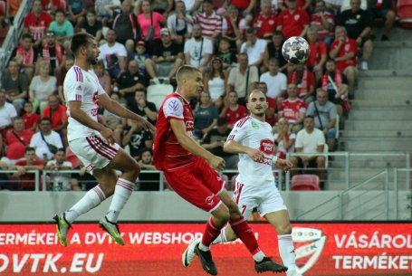 Nyeretlenek azért mégsem vagyunk ott