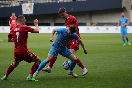 Nyílt meccsen gólparádé, vereséggel