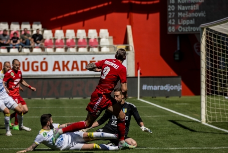 Itt aztán potyogtak a gólok!