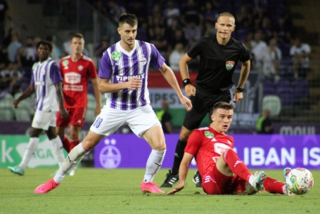 Az aktívak közötti rekorder vezeti