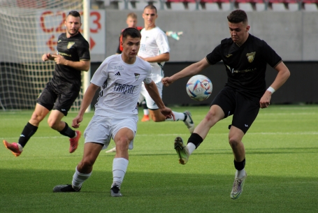 Tarpai címvédés a Várkertben