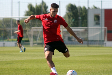 Változás az edzőmeccs-programban