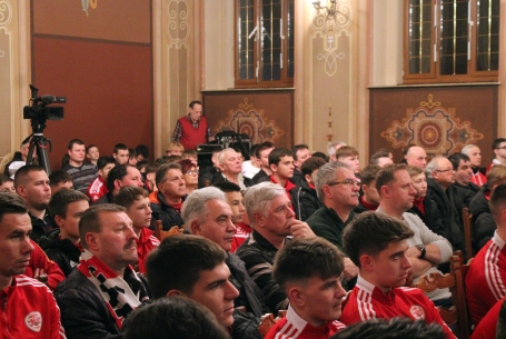 Rajt előtti szurkolói ankét