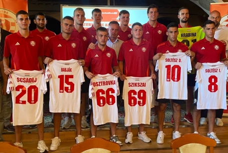 Tucatnyi új játékost mutattunk be