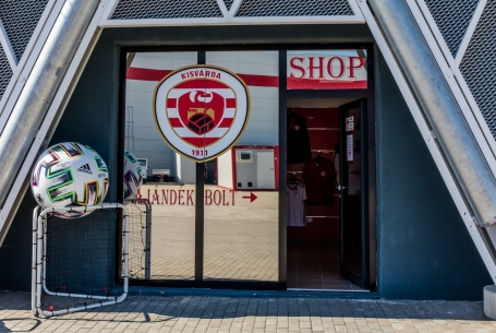 Dupla meccs a Várkertben