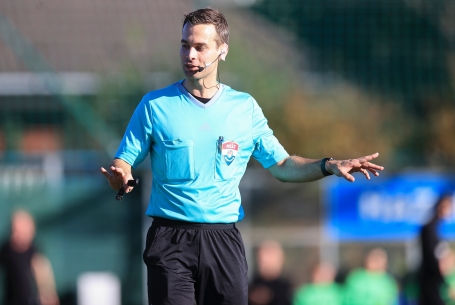 Bajnokin az első találkozás