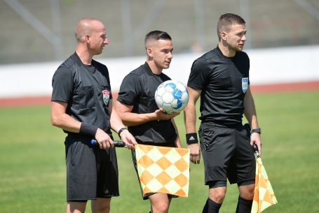 Megvan, ki vezeti a vasárnapi meccset