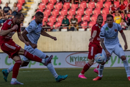 Mesa legutóbbi duplájával