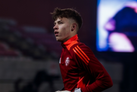 Újonc kapus, elsőgólos csatár