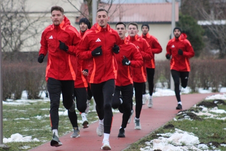 Egyből a közepébe