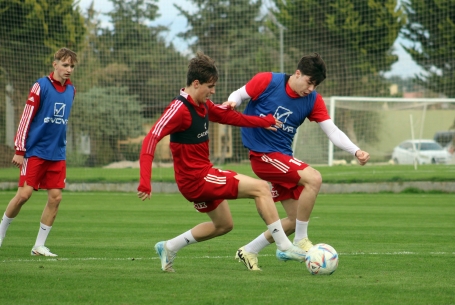 Szomszédban a tartalékcsapat