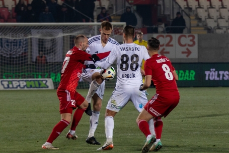 Nagy küzdelem, sok párharc